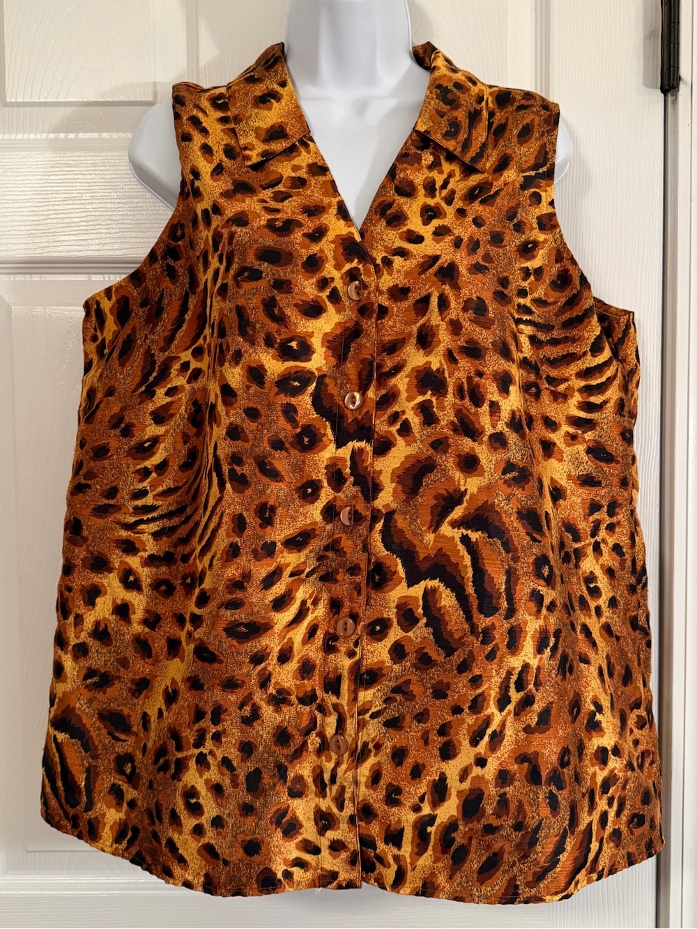 Selene Sport Blouse 1X Animal Print Sleeveless button-down Womens Top Leopard
